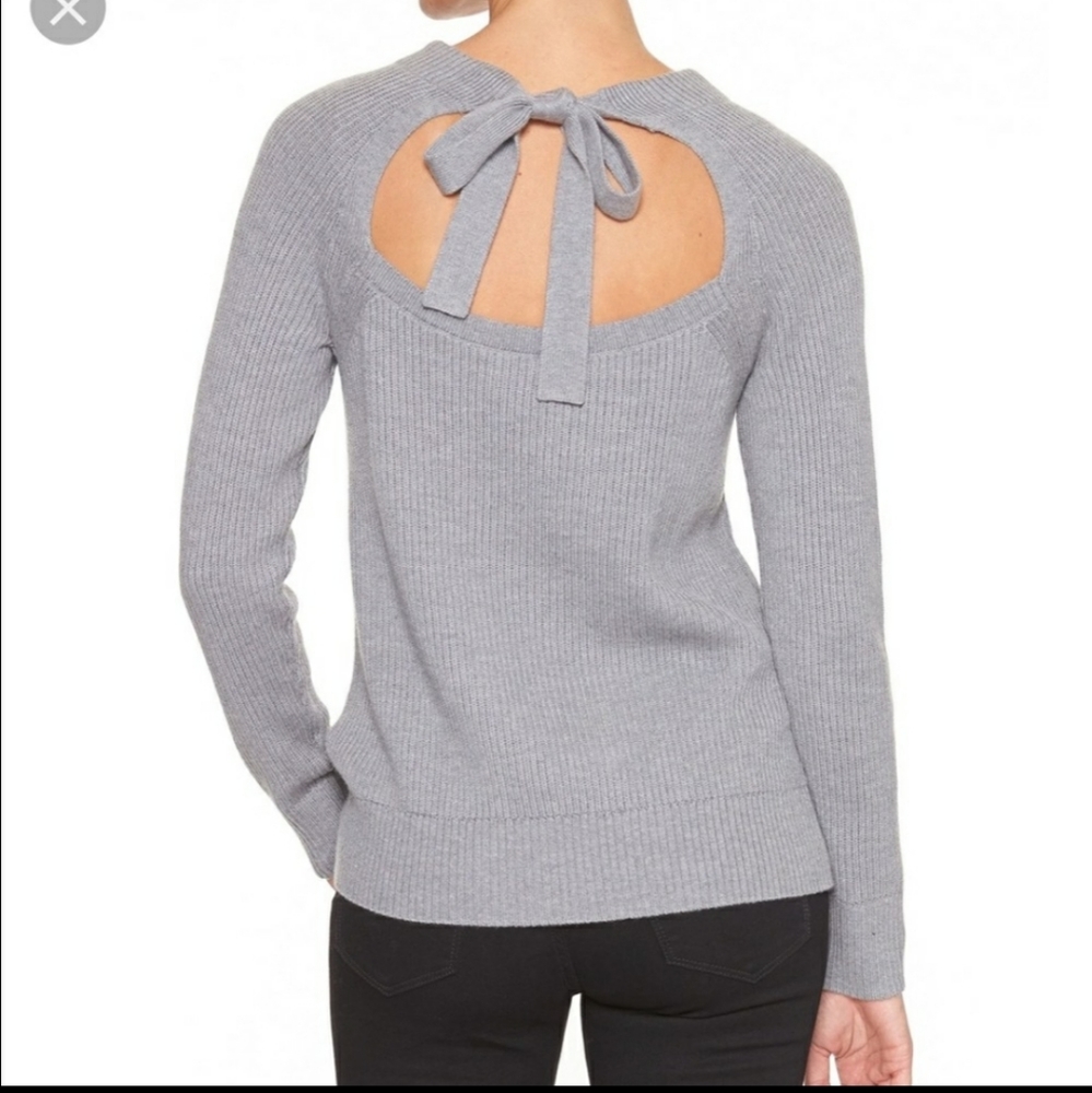 Banana Republic Open Back Grey Sweater size small - Picture 2 of 6